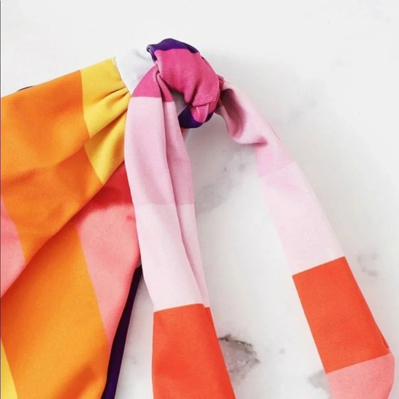 New Arrival ☀️ | Striped‎ Tie Front Bikini - Picture 4 of 8